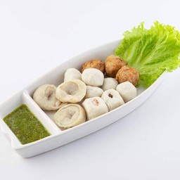 ลูกชิ้นรวมลวก