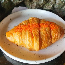 ครัวซองไข่เค็ม