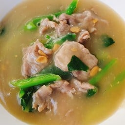 ราดหน้าหมูชิ้น