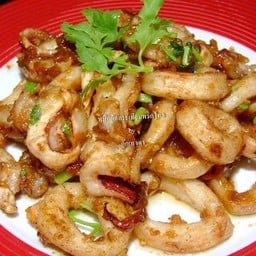 หมึกทอดกระเทียม