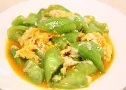 บวบผัดไข่