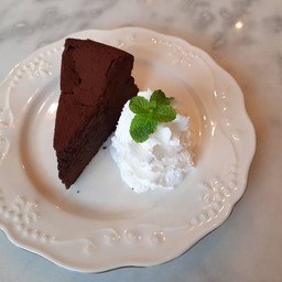 เค้กช็อกโกแลตไร้แป้ง French Chocolate Cake