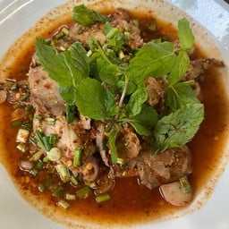 หมูน้ำตก