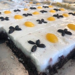 ข้าวเหนียวตัด ดำ