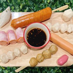 ลูกชิ้นทอด เจ๊เบิ้ม