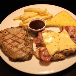 หมูบอสตัน + ไก่เบคอนชีส