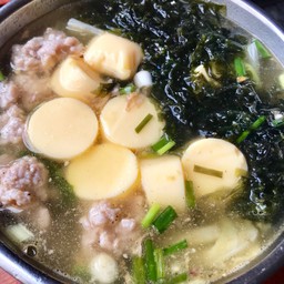 แกงจืดเต้าหู้สาหร่ายหมูเด้ง