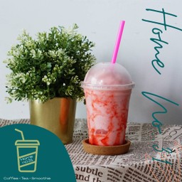 STRAWBERRY YOGURT SMOOTHIE