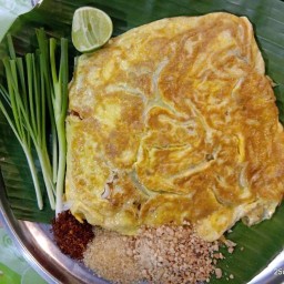 แสงทองผัดไทย