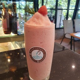 สตอเบอรี่สมูทตี้