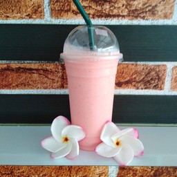 สตรอว์เบอร์รี่โยเกิร์ตปั่น