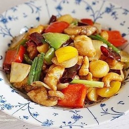 ไก่ผัดเม็ดมะม่วง