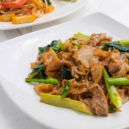 ผัดซีอิ้วหมู