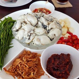 หอยนางรมทรงเครื่อง