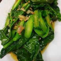 คะน้าปลาเค็ม