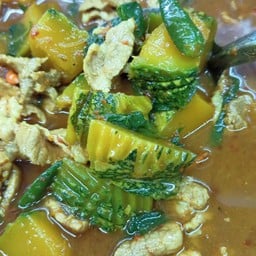 เพชรพลอยแพรว