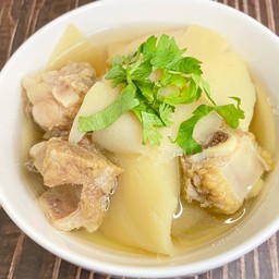 ตัมจืดหน่อไม้กระดูกหมู ( มีเฉพาะวันพฤหัส )