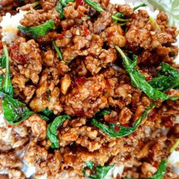 กระเพราหมูสับ