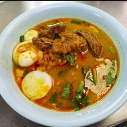 ก๋วยเตี๋ยวแกงเนื้อ