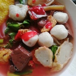 เจ๊นี ก๋วยเตี๋ยวลูกชิ้นปลาทำเอง