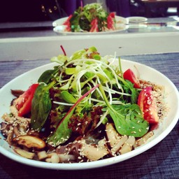 สลัดเห็ดย่าง