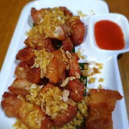 สามชั้นทอด