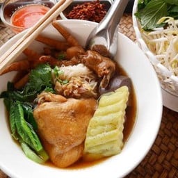 เจ๊หงษ์ ก๋วยเตี๋ยวไก่มะระ, หมูตุ๋น