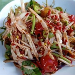 ส้มตำครกเบี้ยว