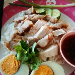 ข้าวหมูกรอบ