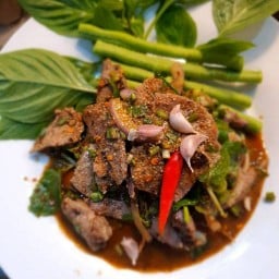 เจ้แต๋วยโสธร ลาบ น้ำตก ส้มตำสุดแซบบบบบ