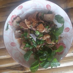 หมูน้ำตก