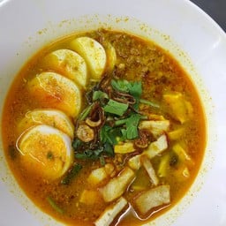 ก๋วยเตี๋ยวแกงไข่