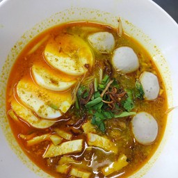 ก๋วยเตี๋ยวแกงลูกชิ้นเนื้อ