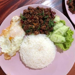 ผัดกระเพราเนื้อ+ข้าวขาว