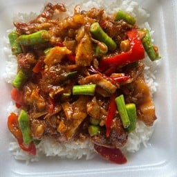 ข้าวผัดพริกแกง ขาหมู