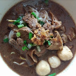 ก๋วยเตี๋ยวหมูตุ๋นน้ำ&แห้ง