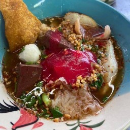 ร้านก๋วยเตี๋ยวอาแจงแซ่บเวอร์