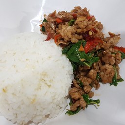 ข้าวผัดกะเพราหมูสับ