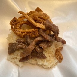 หมูทอดนายเอิร์ท ถนนพิชัยรณรงค์สงคราม