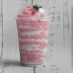 สตรอเบอร์รี่โยเกิร์ต