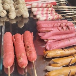 เฟิร์นไส้กรอก ลูกชิ้น ซอยไร่รั้ง