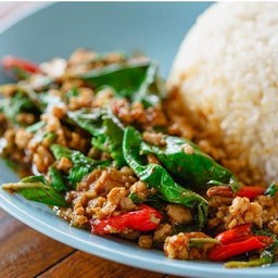 กะเพราราดข้าว