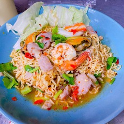 ยำมาม่าต้มยำ