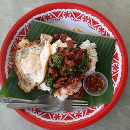 เตี๋ยวตก-กระเพราถาด