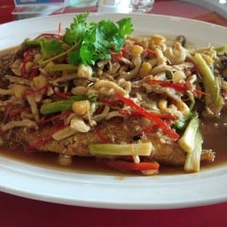 ปลากระพงเจี๋ยนน้ำแดง