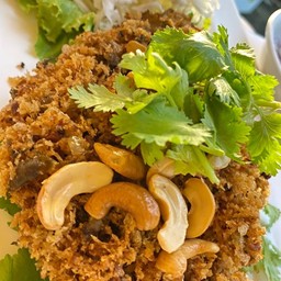 ยำปลาดุกฟู  Yum pla-duk fuu