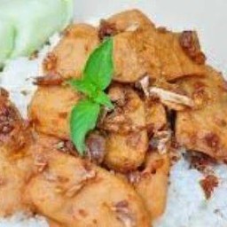 หมูยอทอดกระเทียมราดข้าว