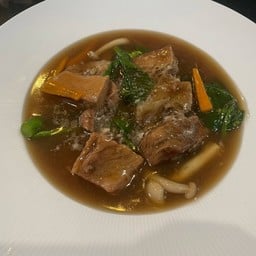 ราดหน้าเนื้อตุ๋น