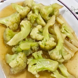 ผัดดอกกะหล่ำ