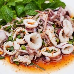 ยำป้านุ้ยรสเด็ด ริมน้ำปิง